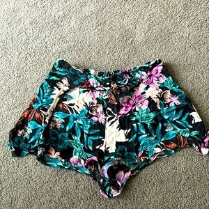 Lulus floral shorts